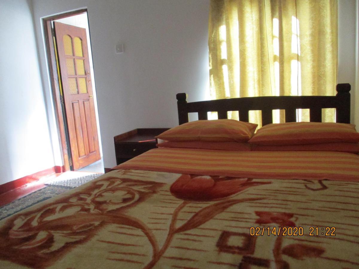 Andrews Hostel Нувара-Елія Екстер'єр фото